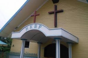 Memberikan Bantuan Untuk Pembangunan Gedung Sekolah Minggu dan Rumah Dinas Pendeta Gereja HKBP